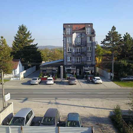 Hostel Royal Obrenovac  Exterior foto