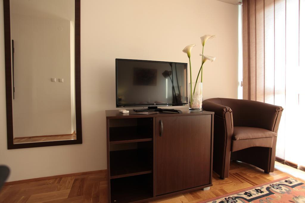 Hostel Royal Obrenovac  Zimmer foto