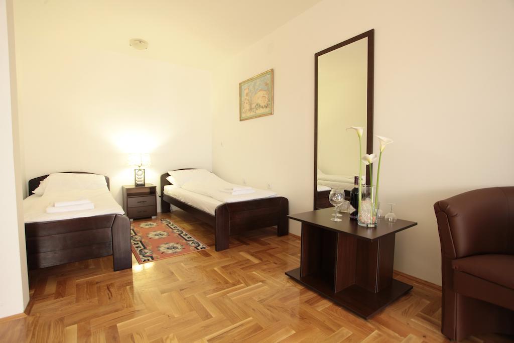 Hostel Royal Obrenovac  Zimmer foto