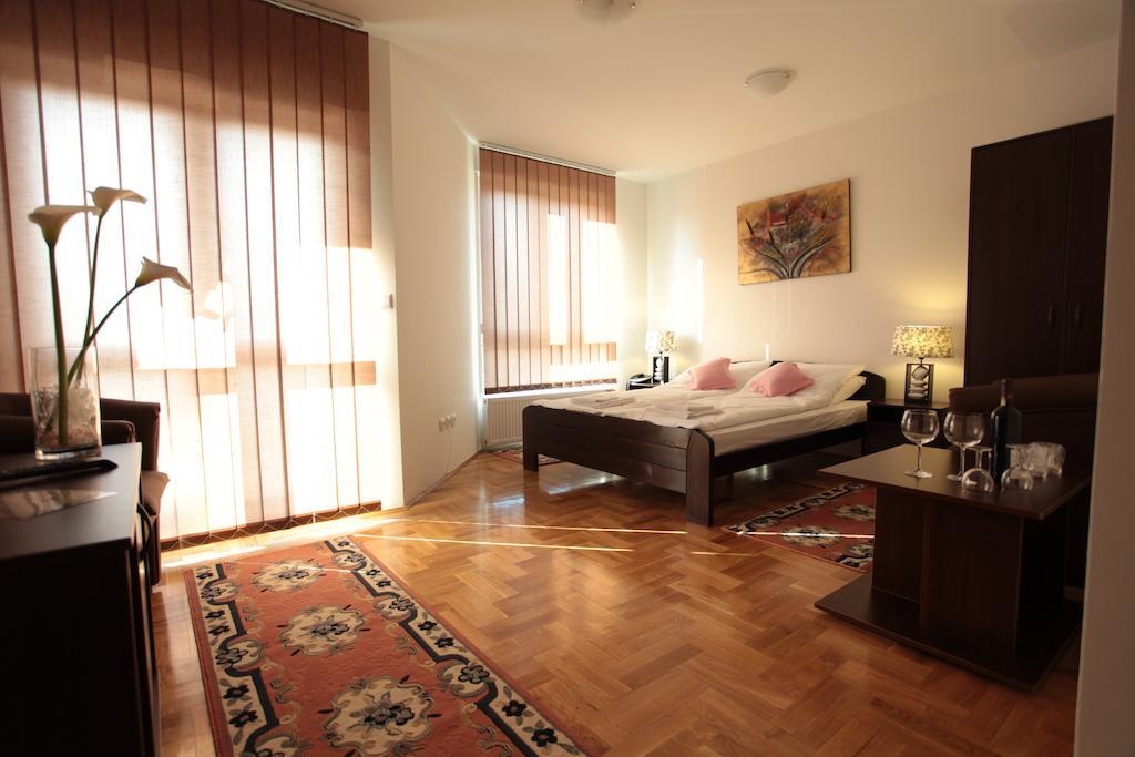 Hostel Royal Obrenovac  Zimmer foto